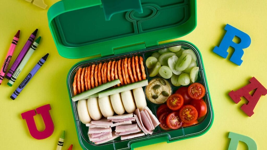 Simple lunches for kids - DIY snack box - Mama Vitalicious 